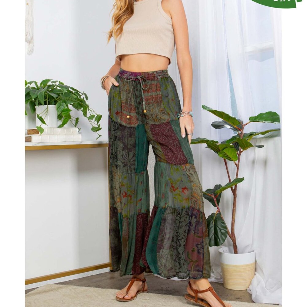 Retro Revival Patchwork Pants Nwt Size Medium - image 4